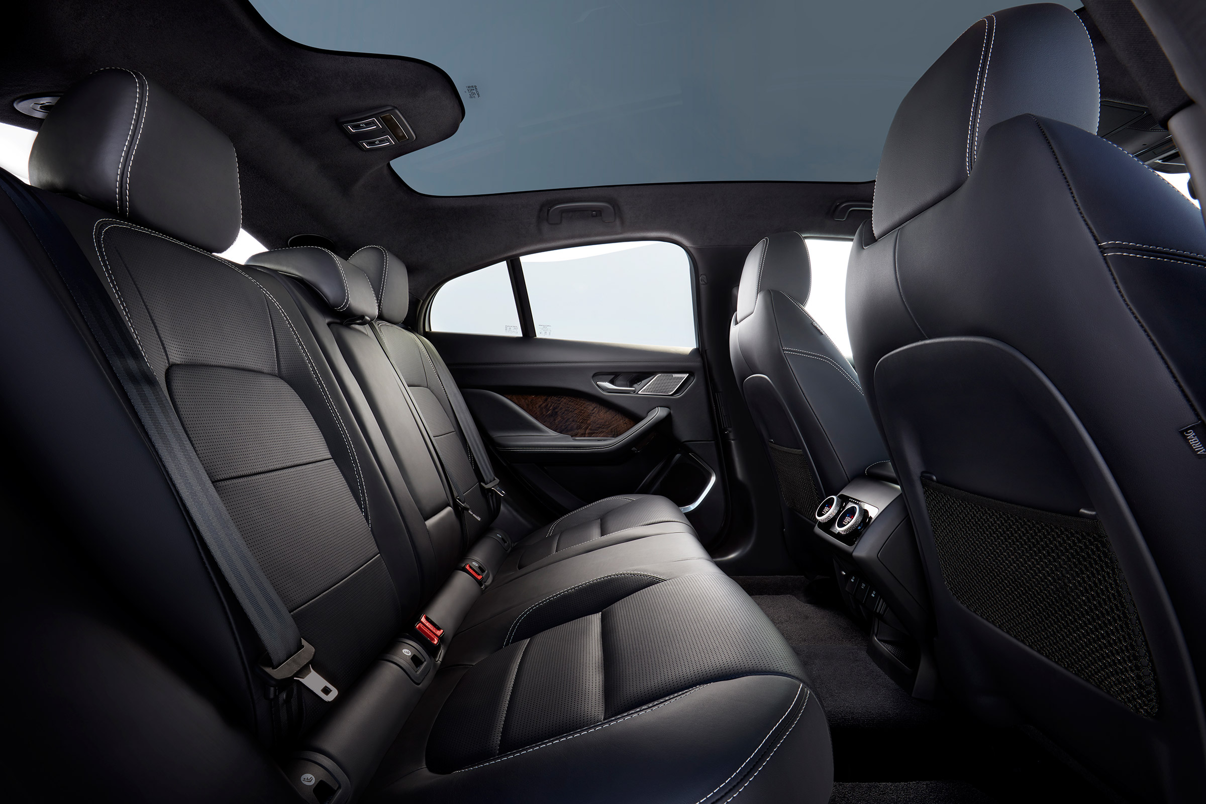Jaguar I-Pace - rear seats