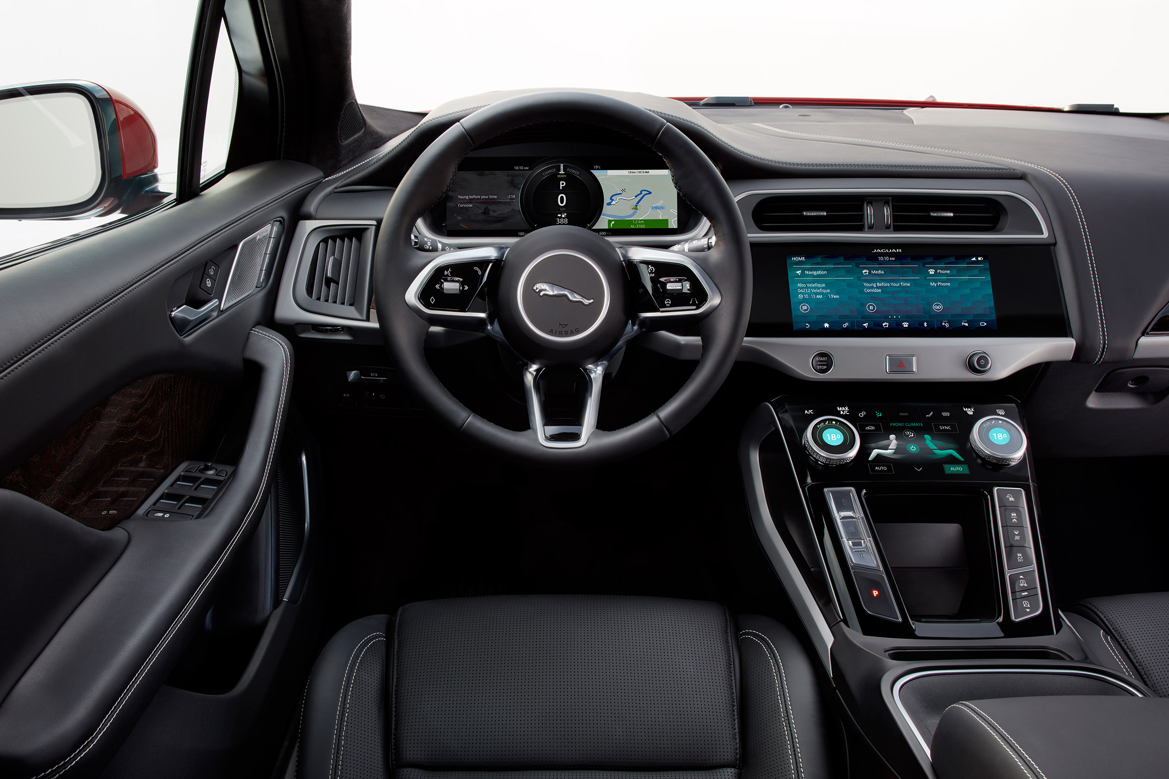 Jaguar I-Pace - dash