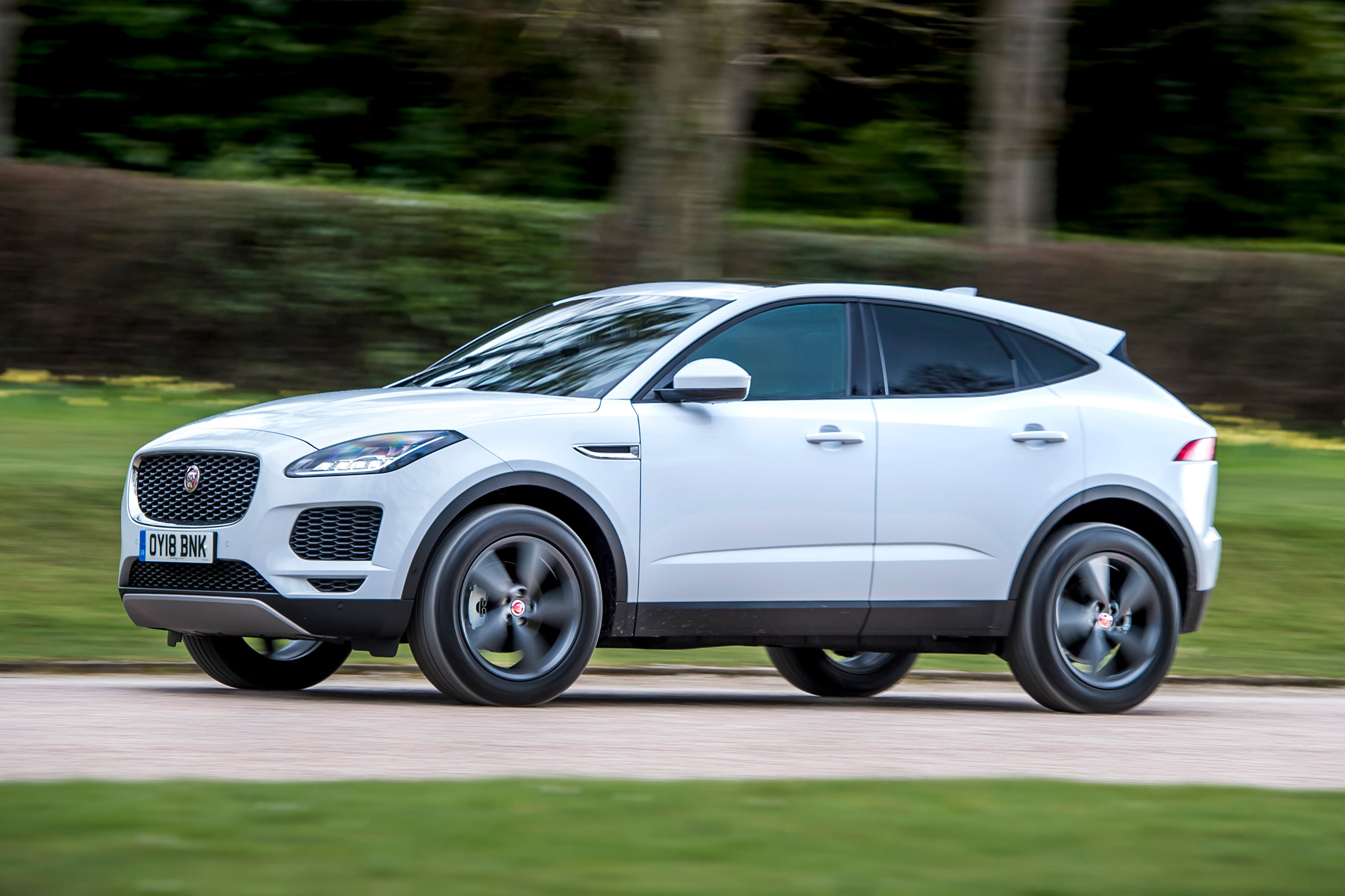 Jaguar E-Pace D150 - front action