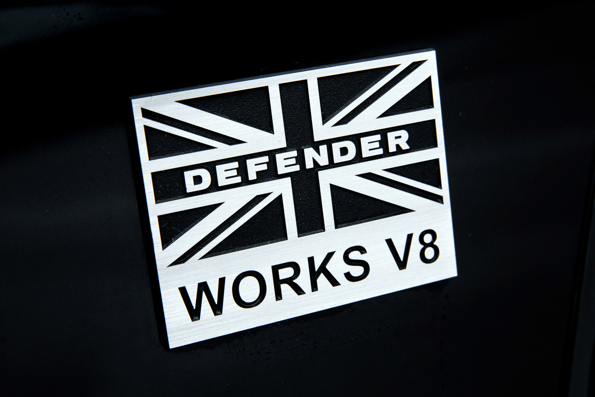 Land Rover Defender Works V8 - badge