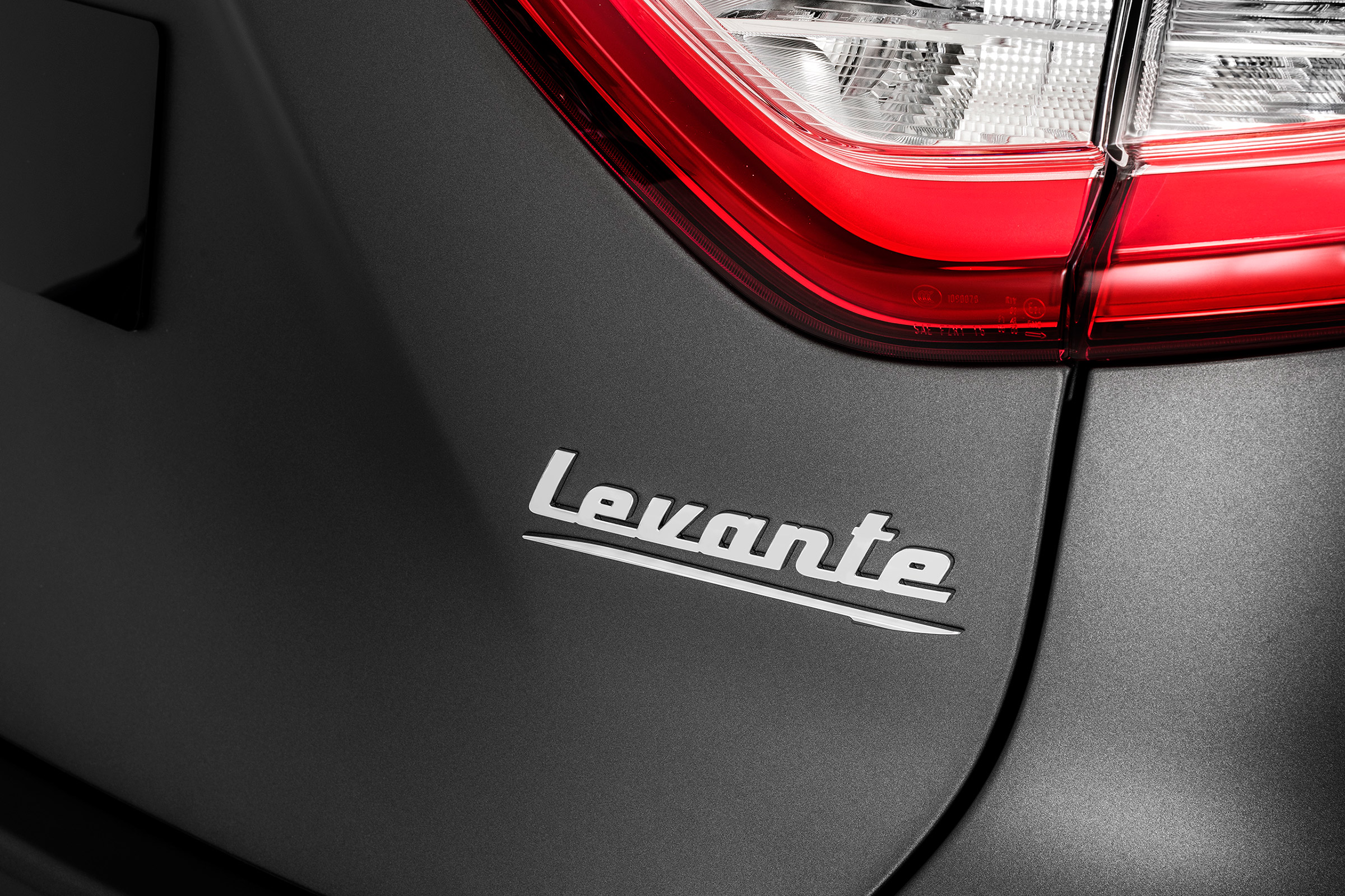 Maserati Levante Trofeo - Levante badge
