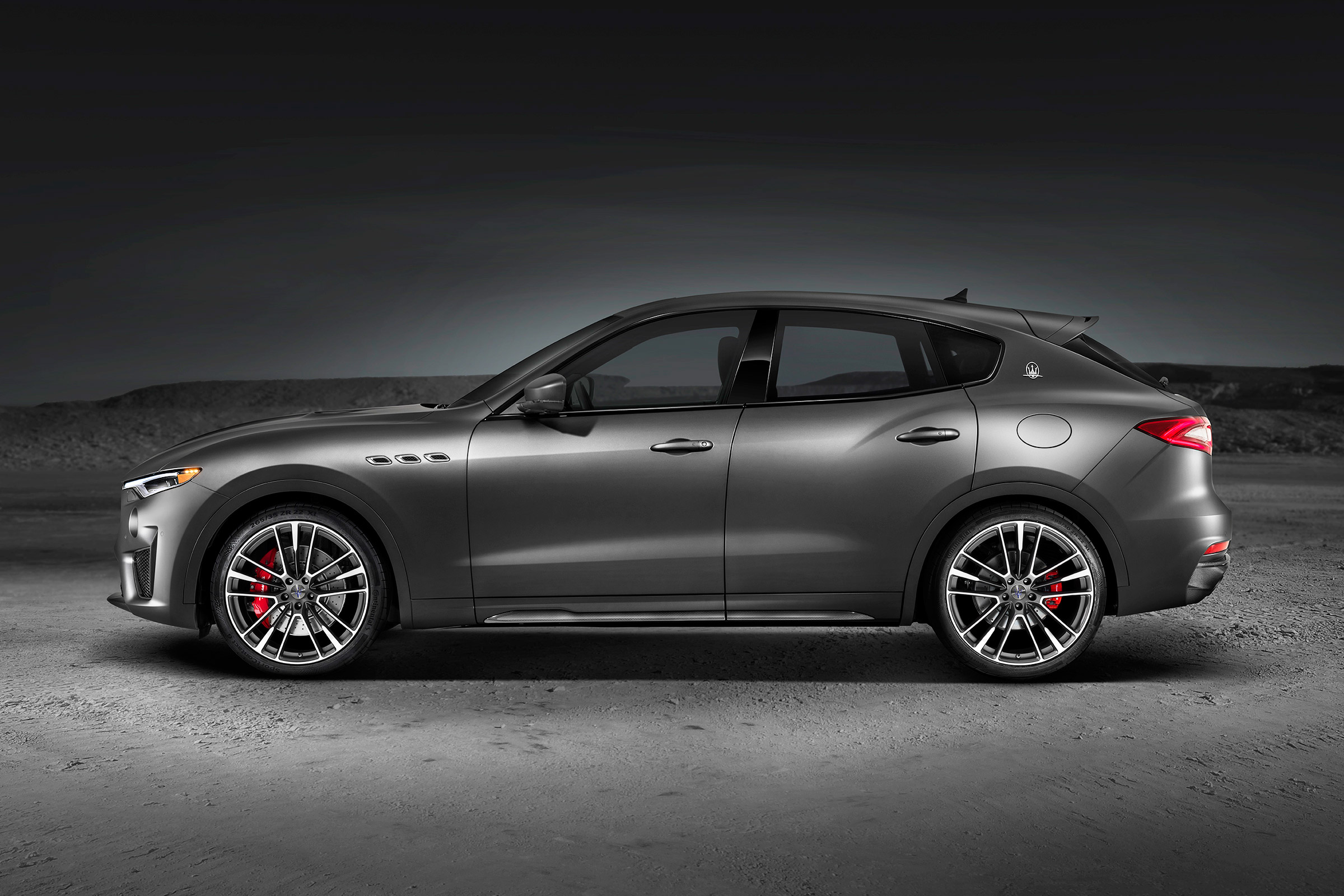 Maserati Levante Trofeo - side