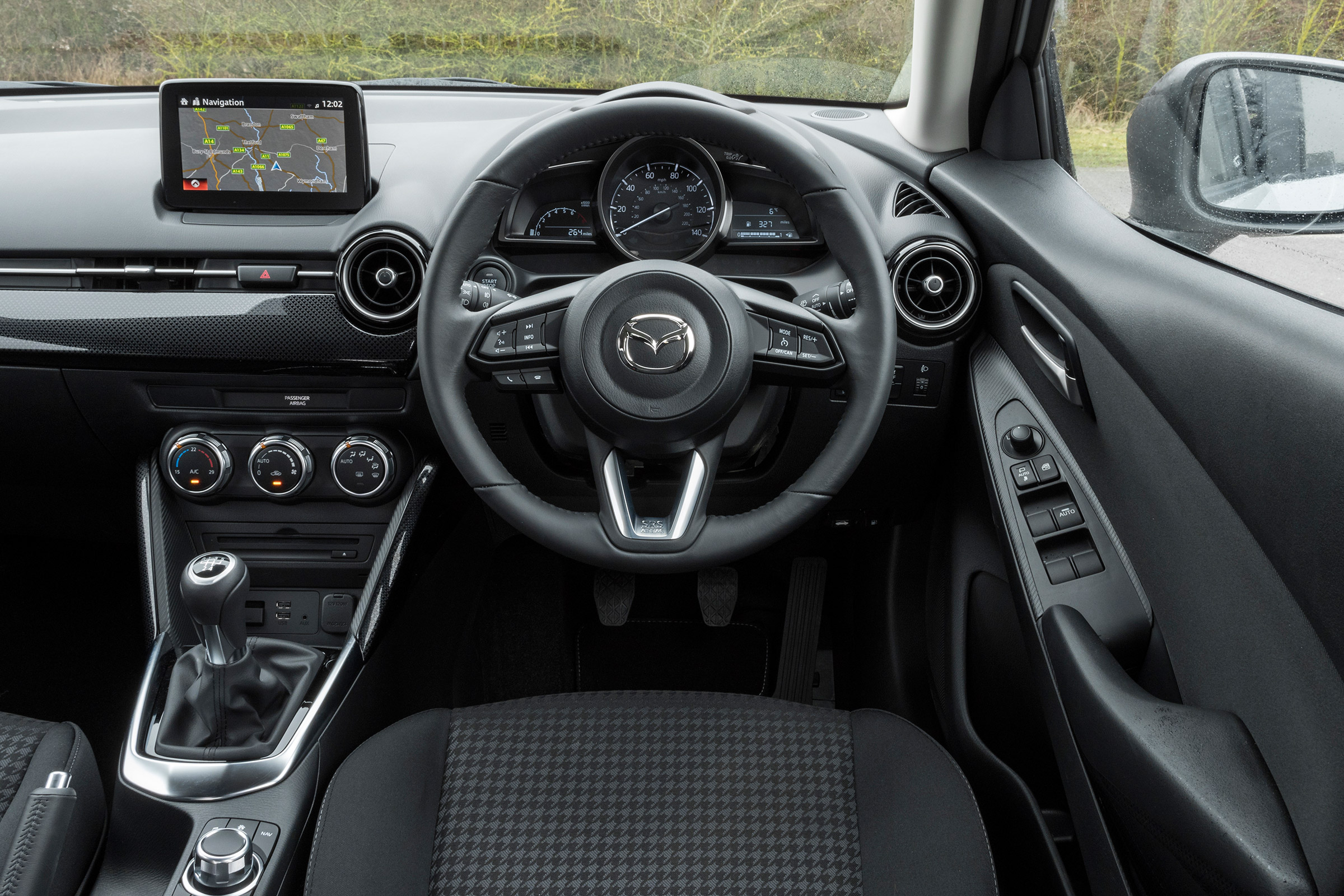 Mazda 2 Sport Black - dash