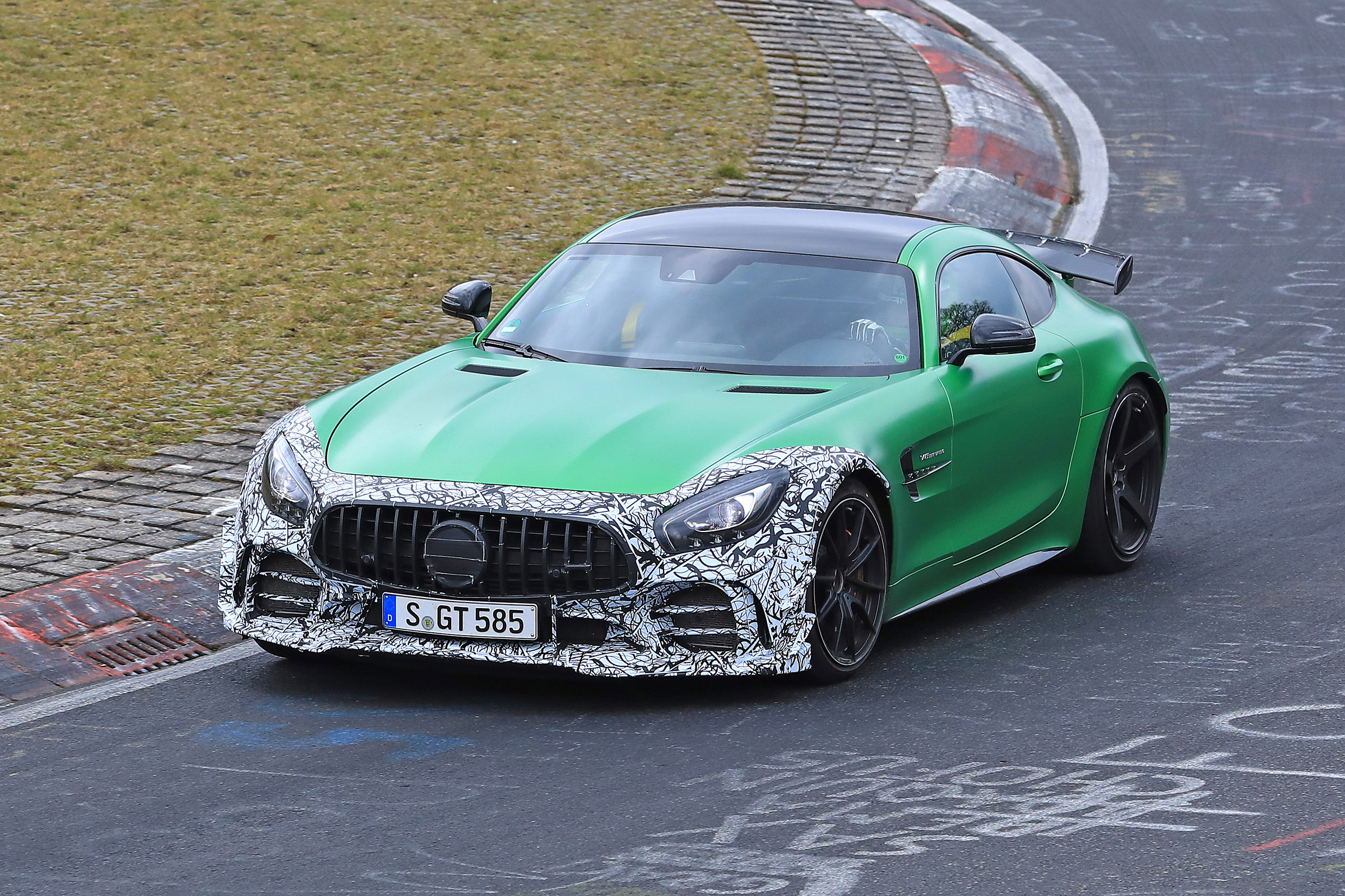 Mercedes-AMG GT R Clubsport track