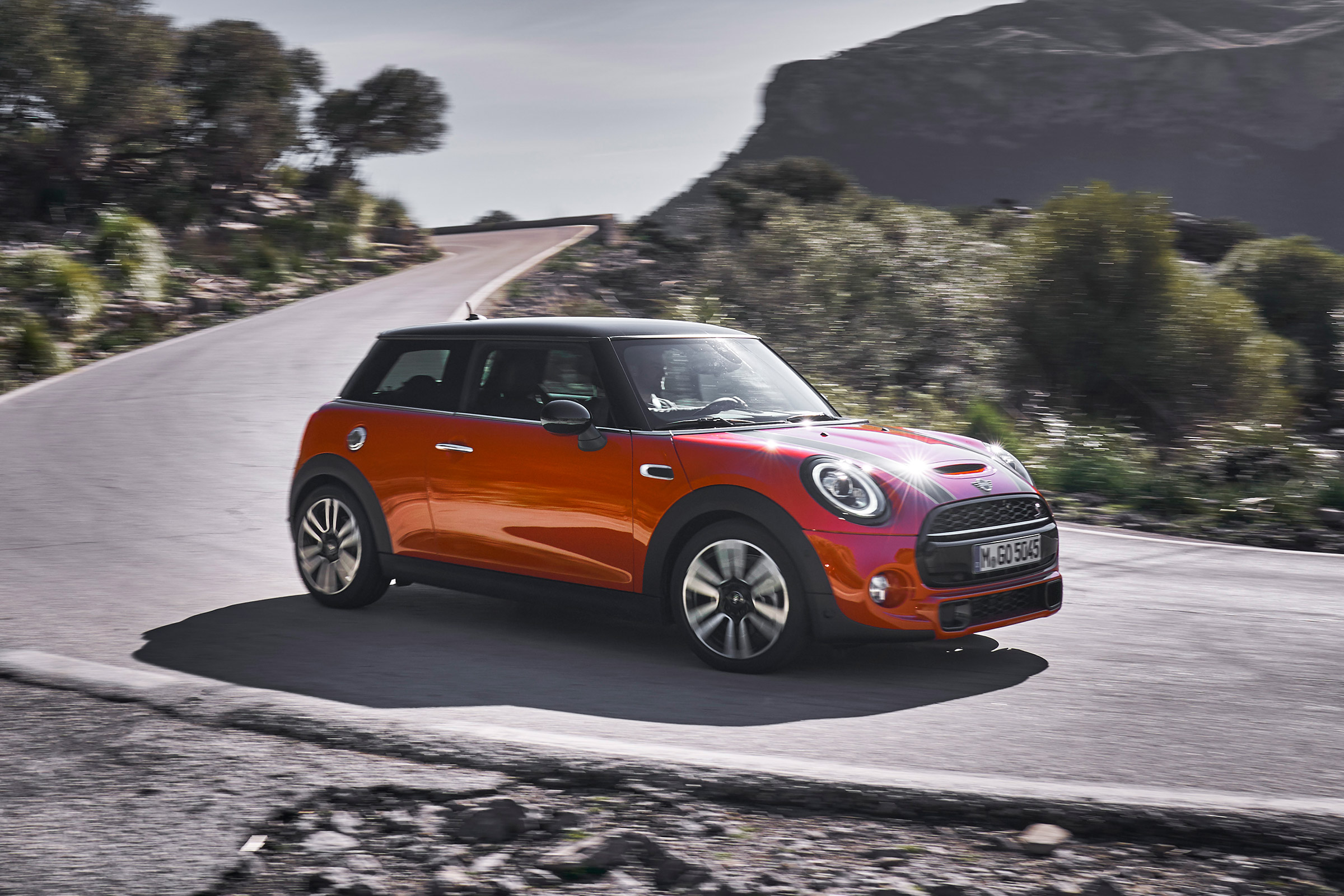 MINI Hatch - side cornering