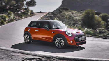 MINI Hatch - side cornering