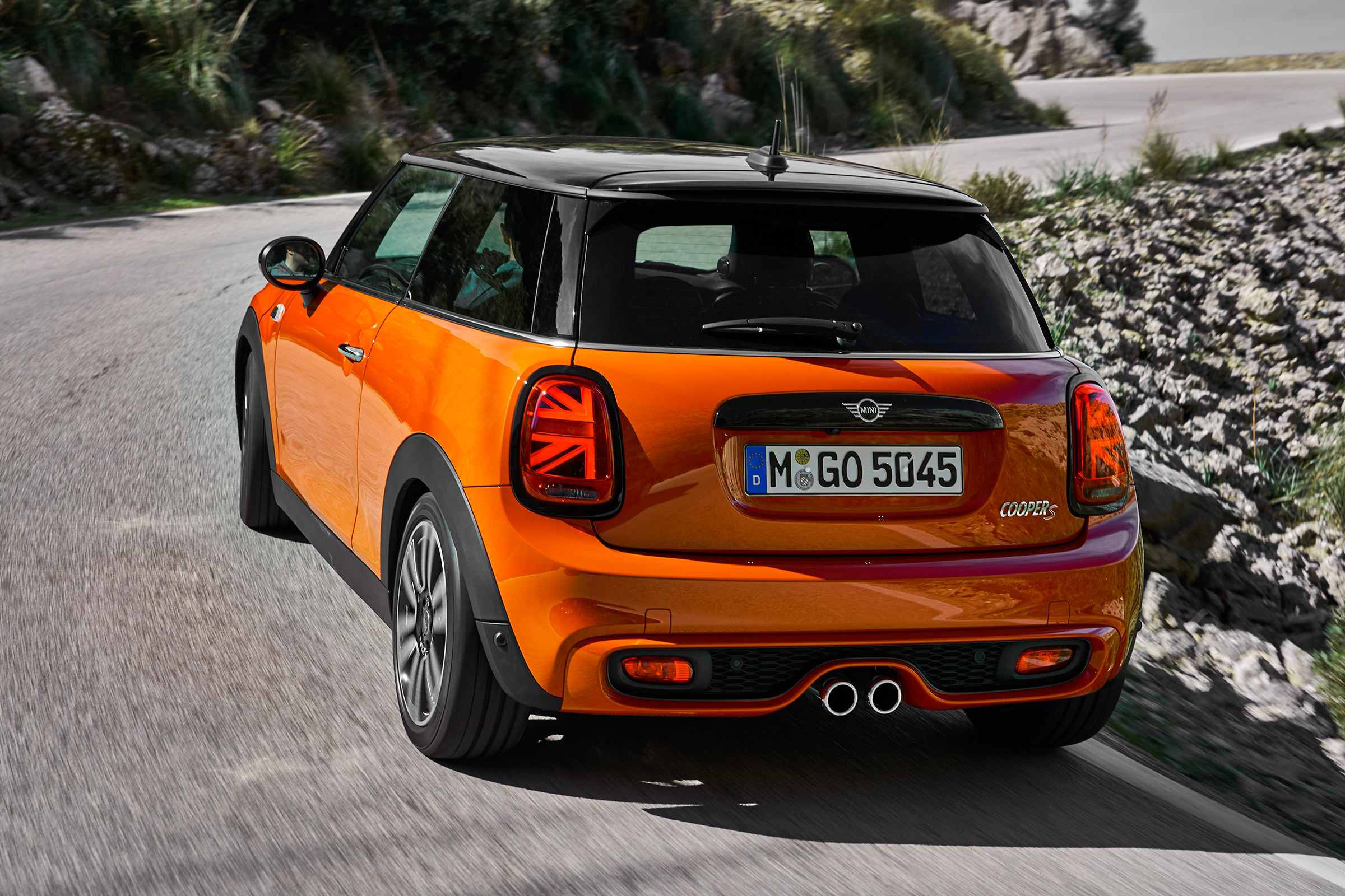 MINI Hatch - rear cornering