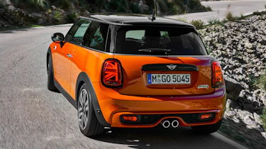 MINI Hatch - rear cornering