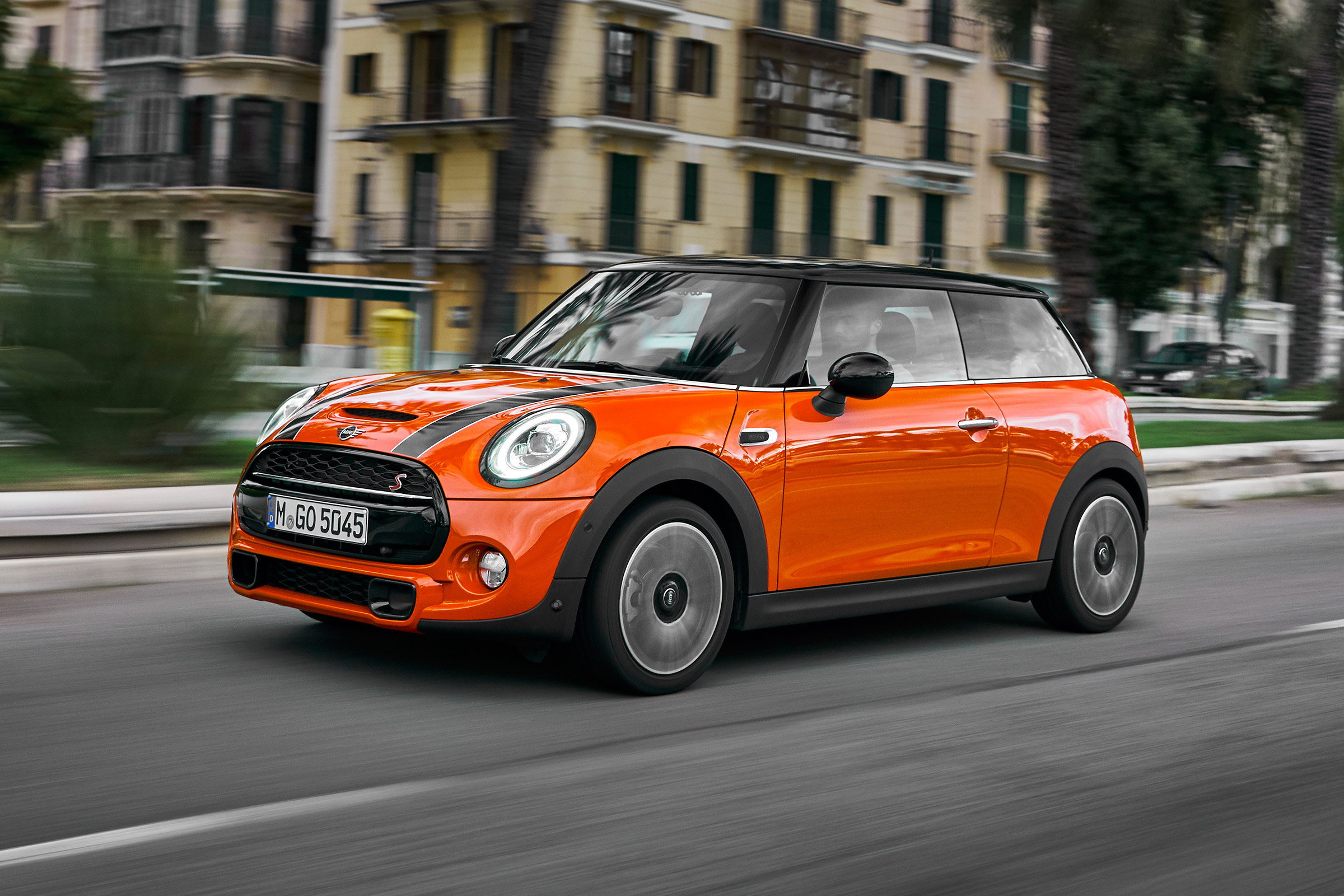 MINI Hatch - front action