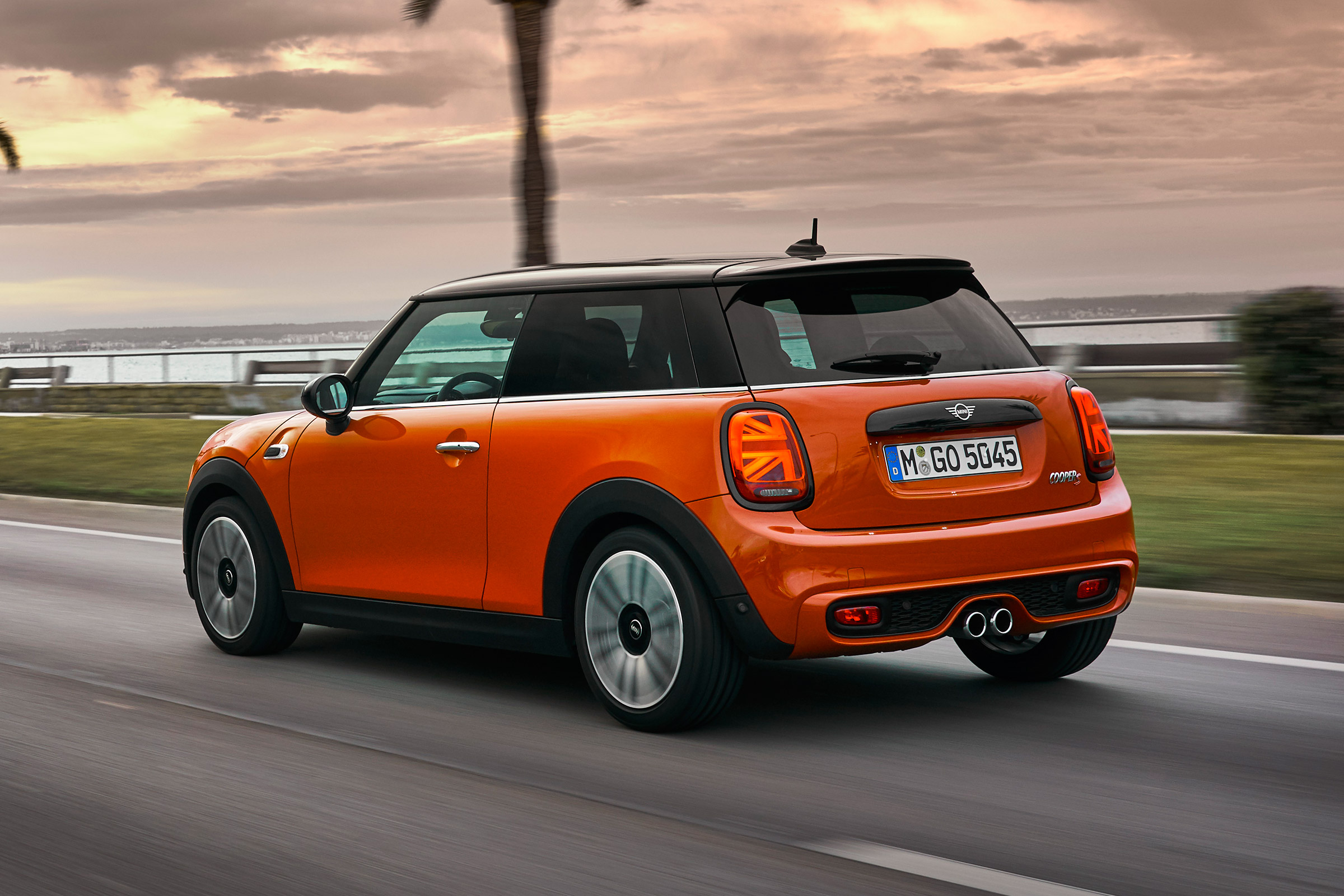MINI Hatch - rear action