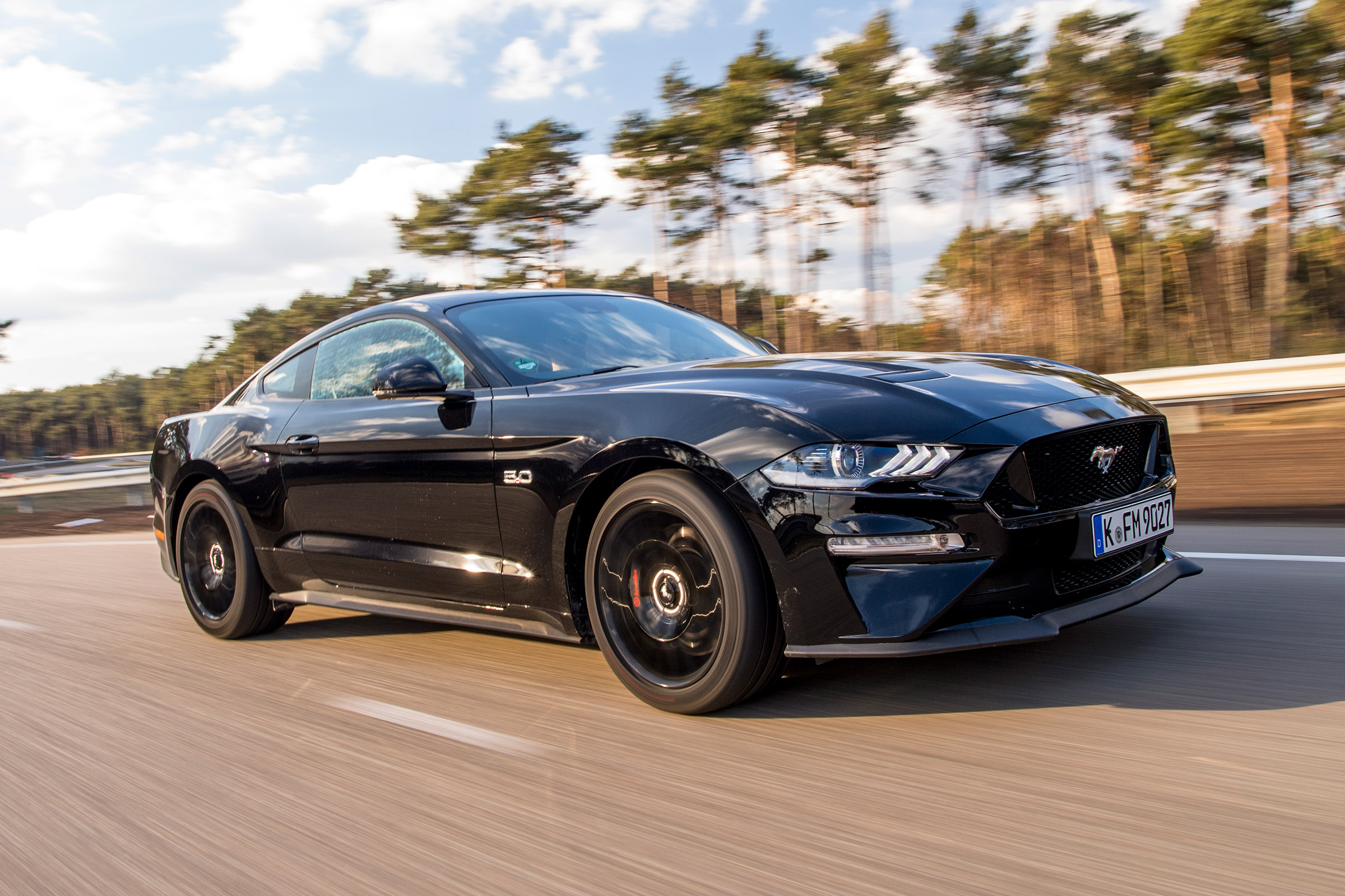 Ford Mustang 10-speed auto - front action