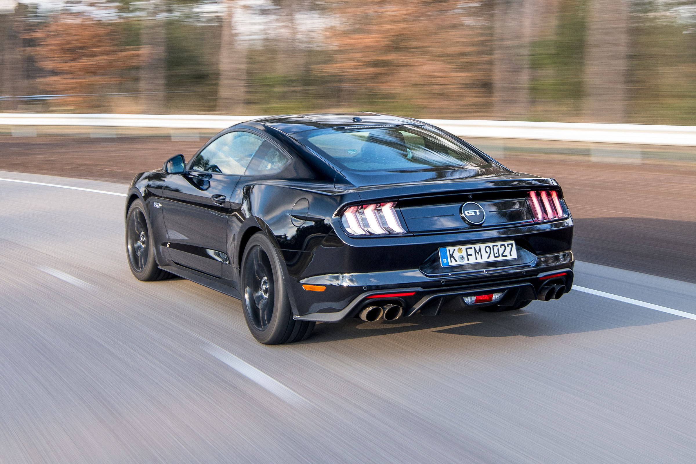 Ford Mustang 10-speed auto - rear