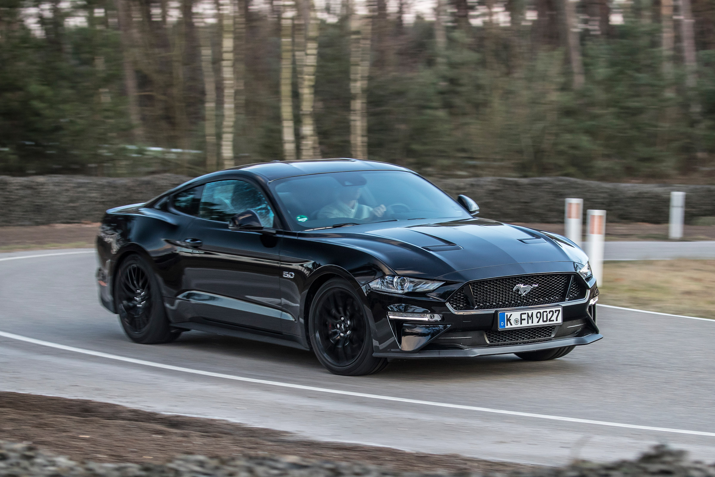 Ford Mustang 10-speed auto - front