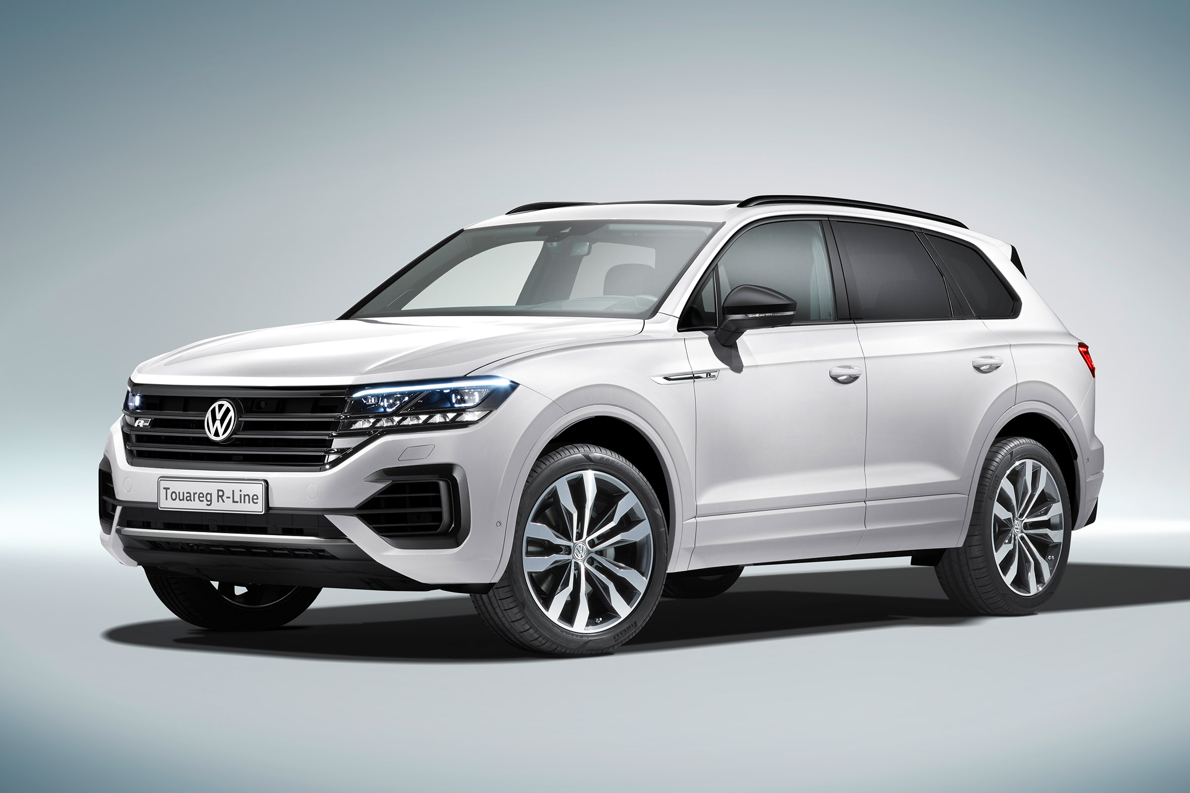 Volkswagen Touareg - front
