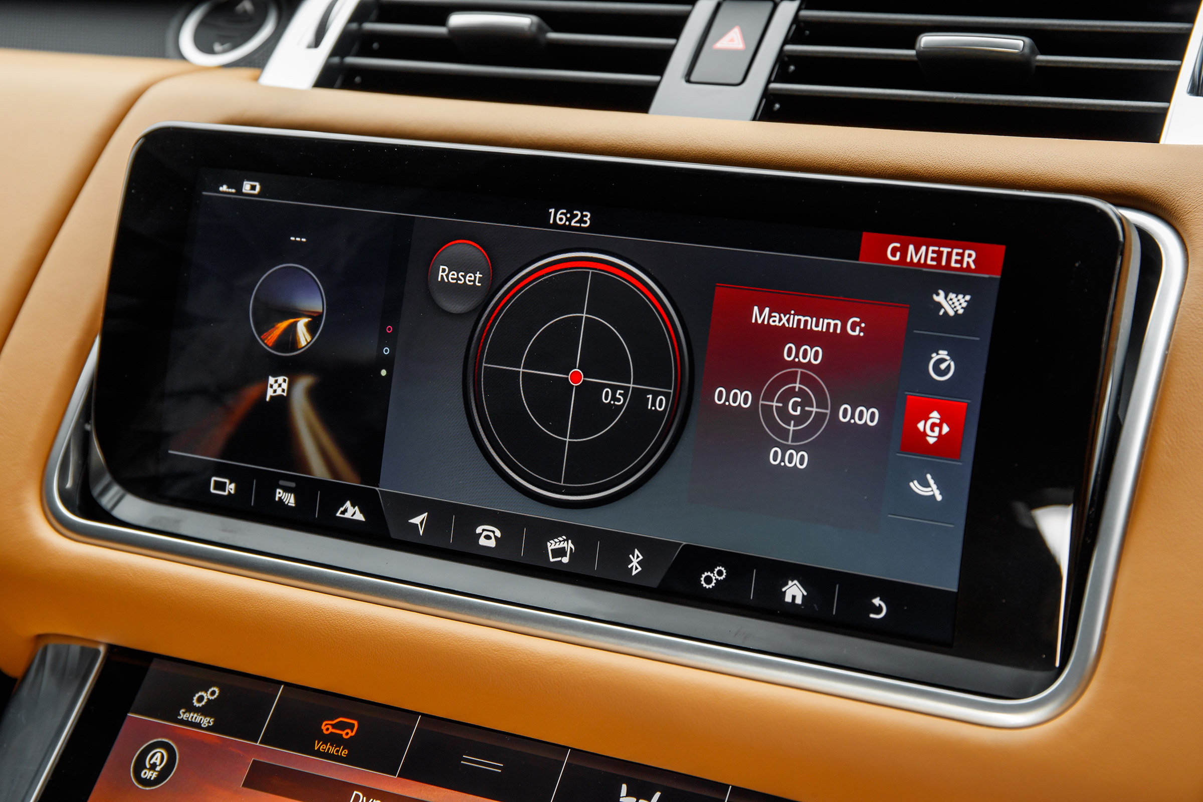 Range Rover Sport SVR - infotainment