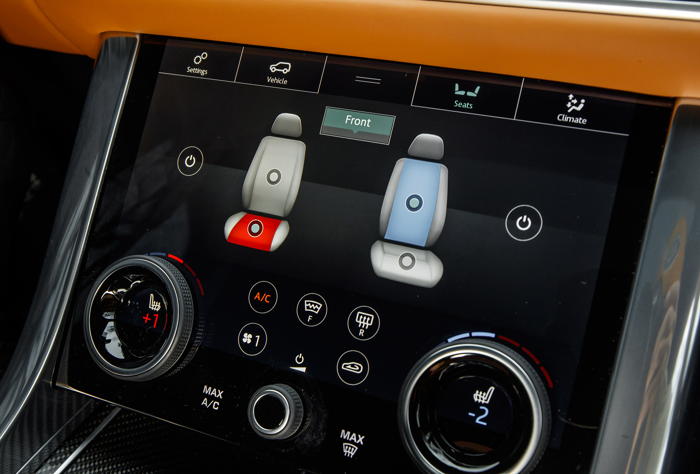 Range Rover Sport SVR - seat controls