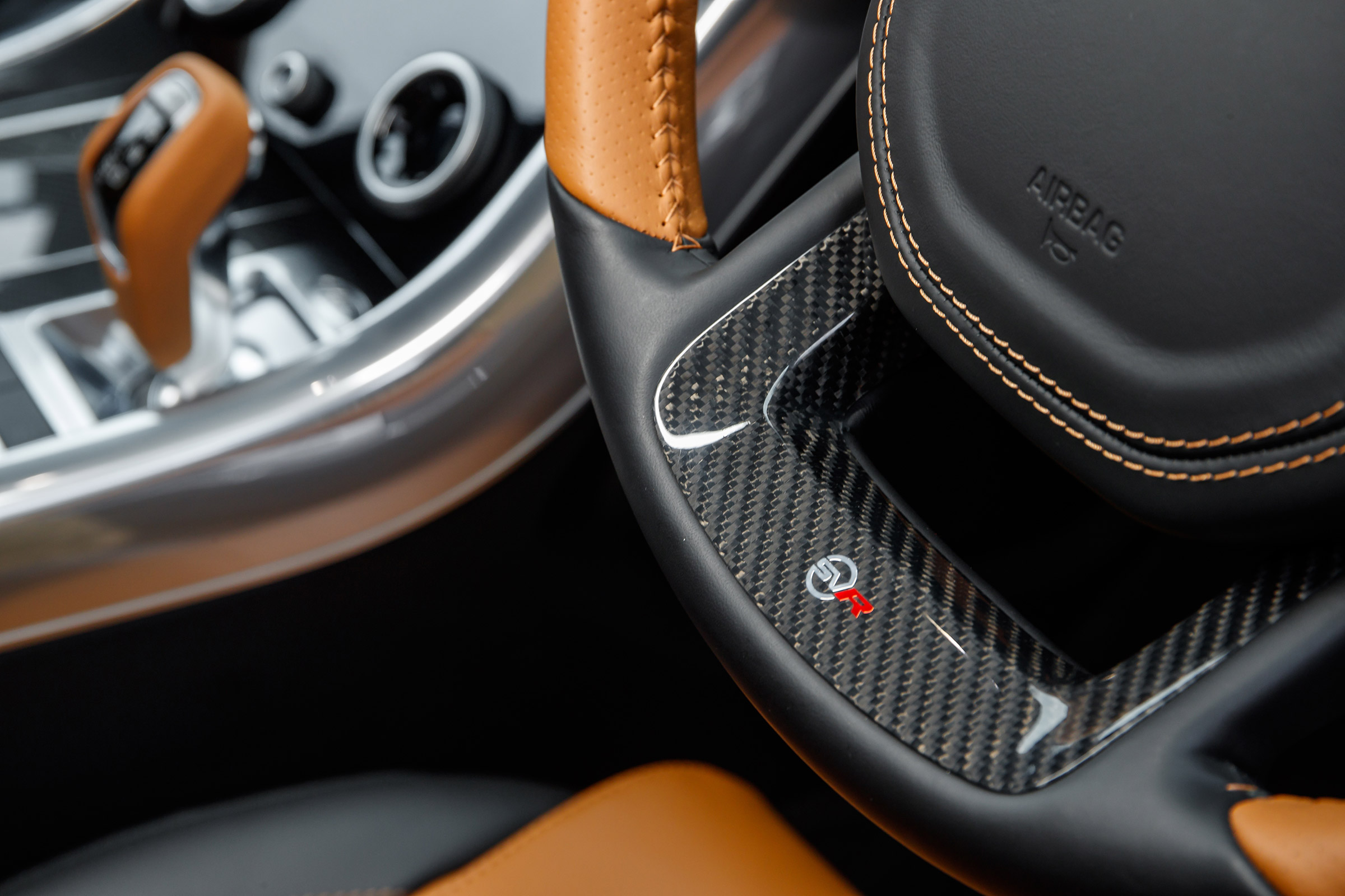 Range Rover Sport SVR - steering wheel detail
