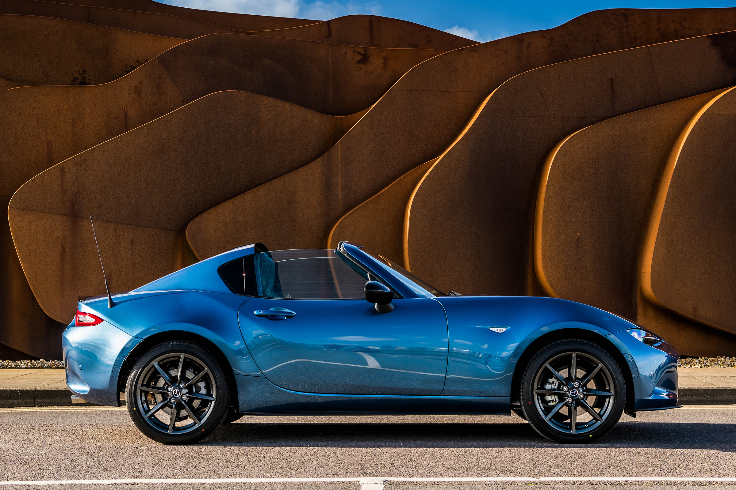 Mazda MX-5 RF Sport Black - roof down