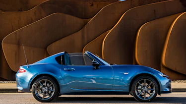 Mazda MX-5 RF Sport Black - roof down