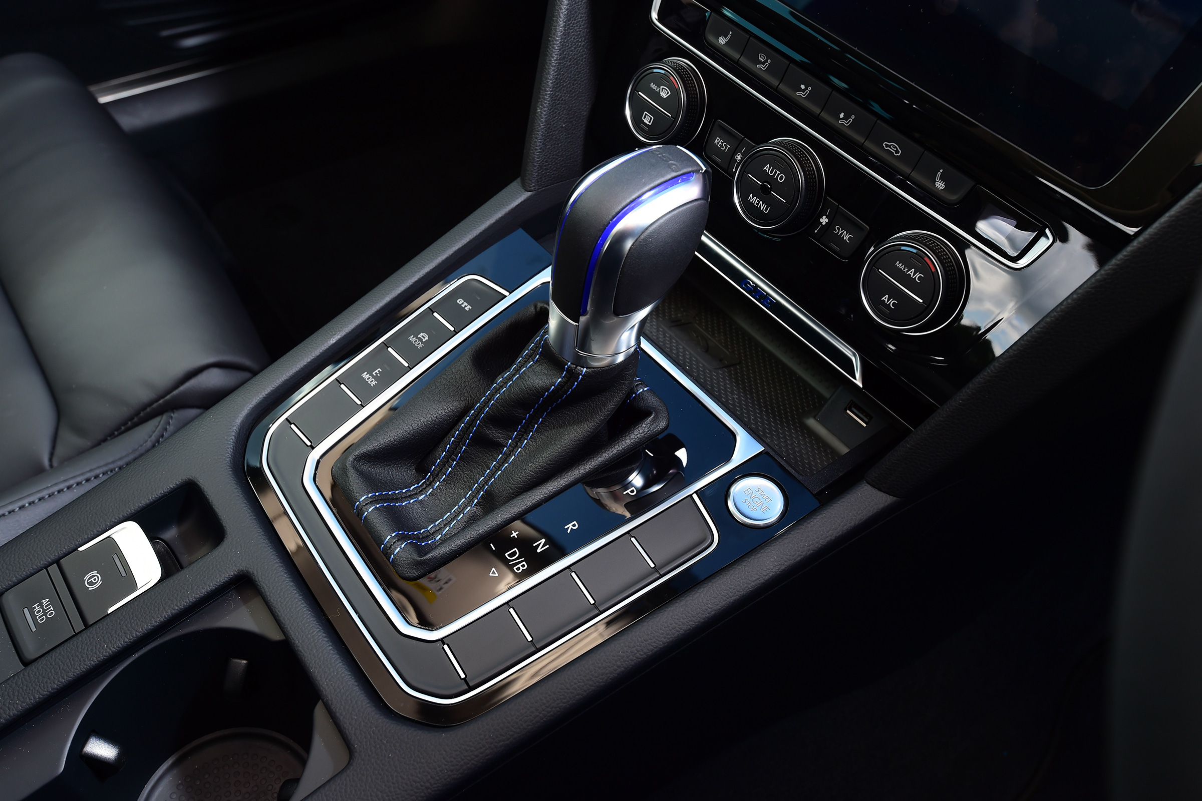Volkswagen Passat GTE - gear lever