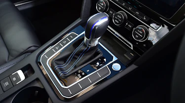 Volkswagen Passat GTE - gear lever