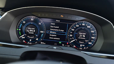 Volkswagen Passat GTE - speedo