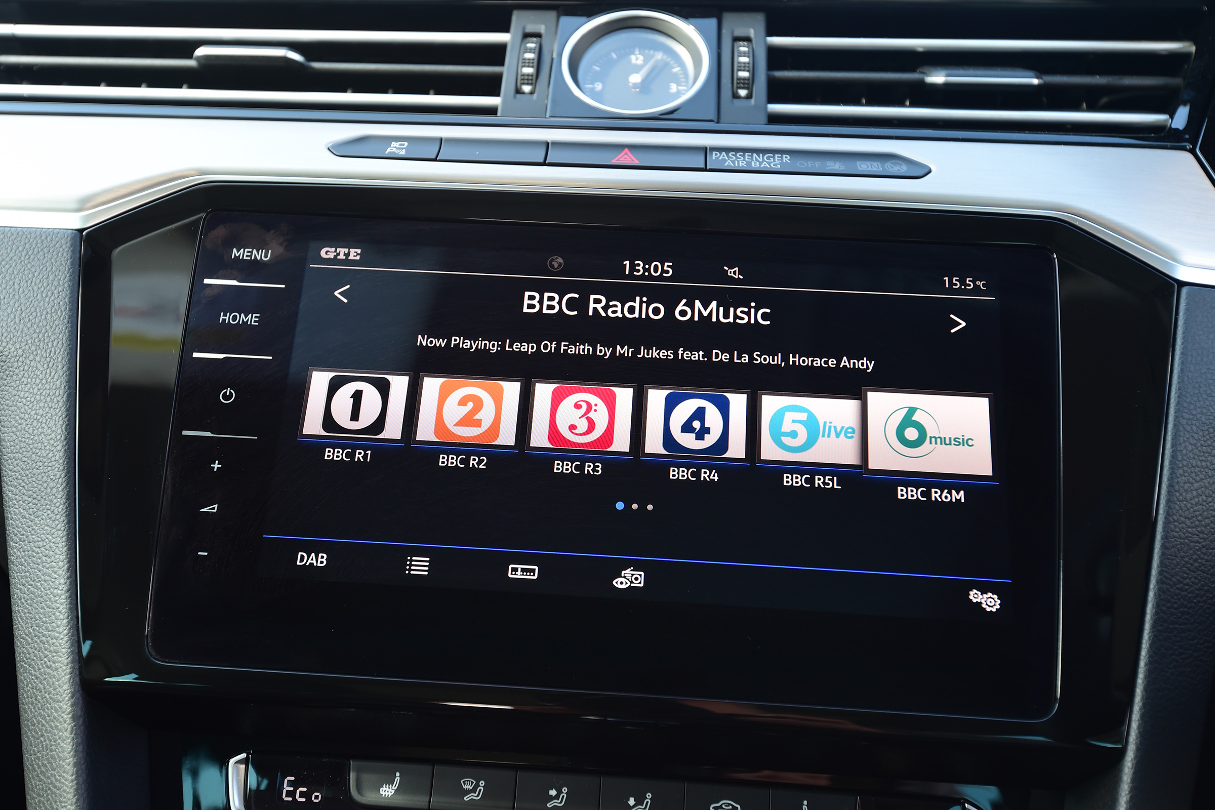 Volkswagen Passat GTE - infotainment