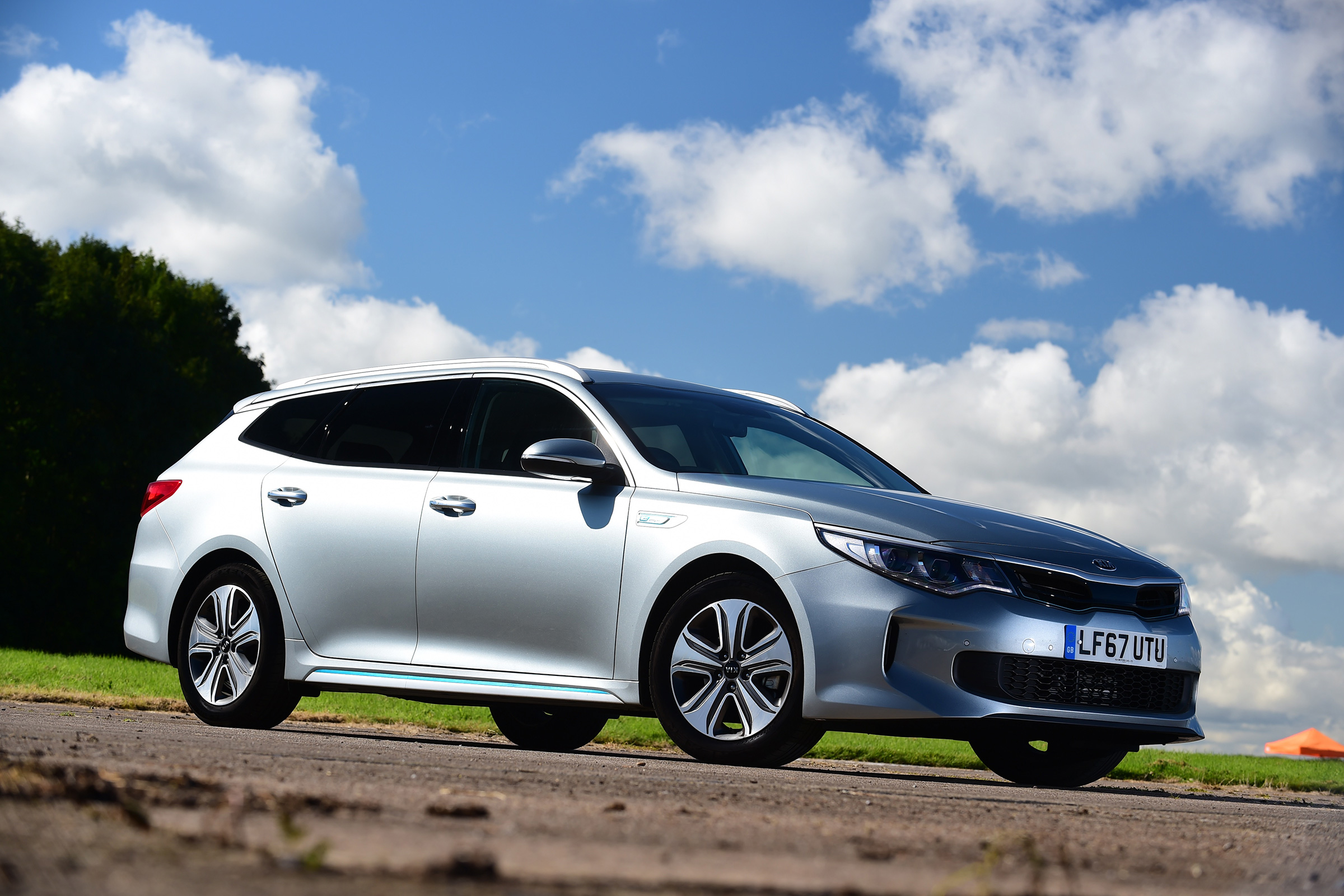 Kia Optima PHEV - front