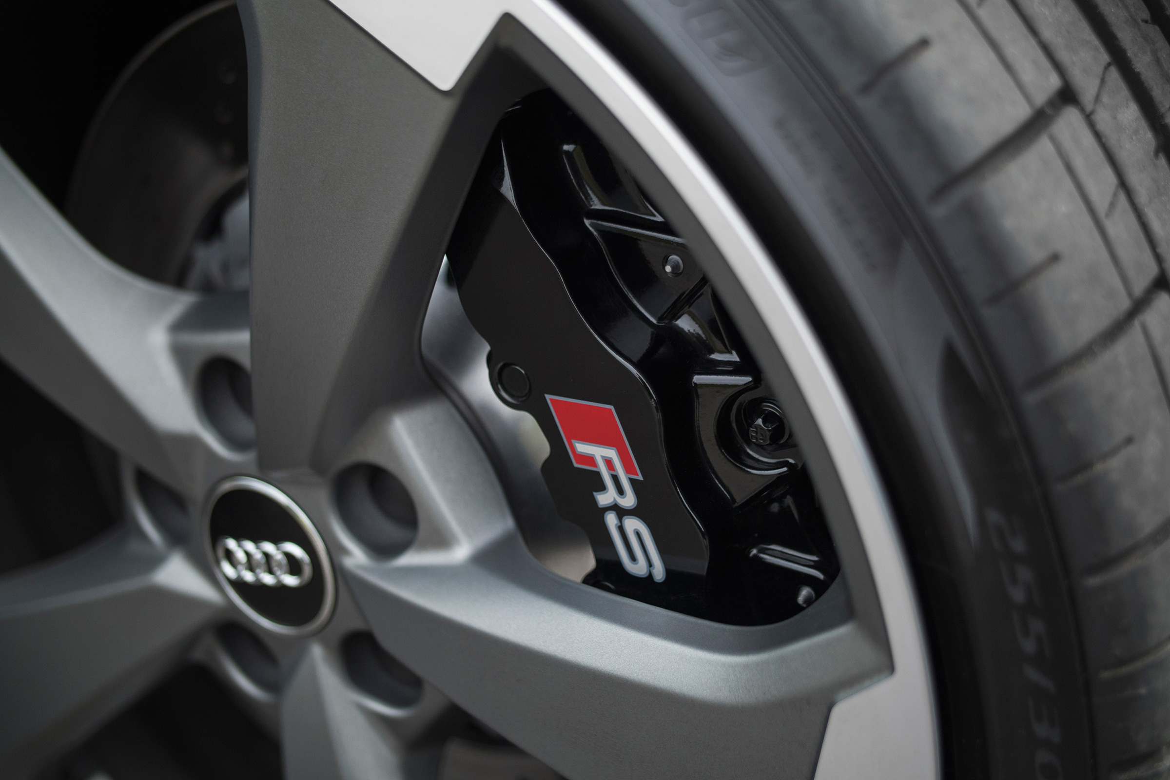 Audi RS 3 - brakes