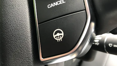 Land Rover Discovery - heated steering wheel