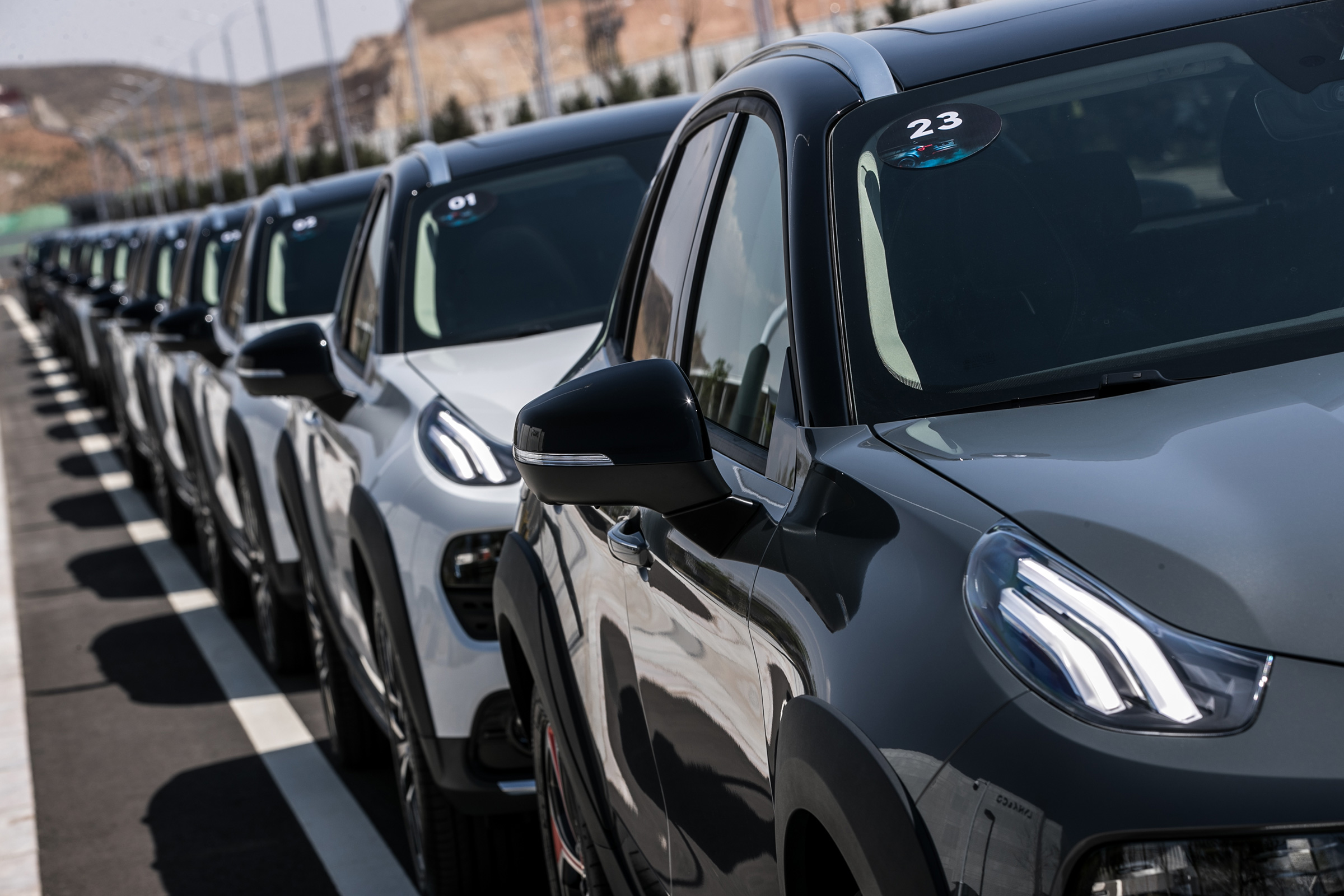 Lynk &amp; Co 02 SUV - queue