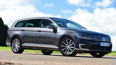 Volkswagen Passat GTE - front