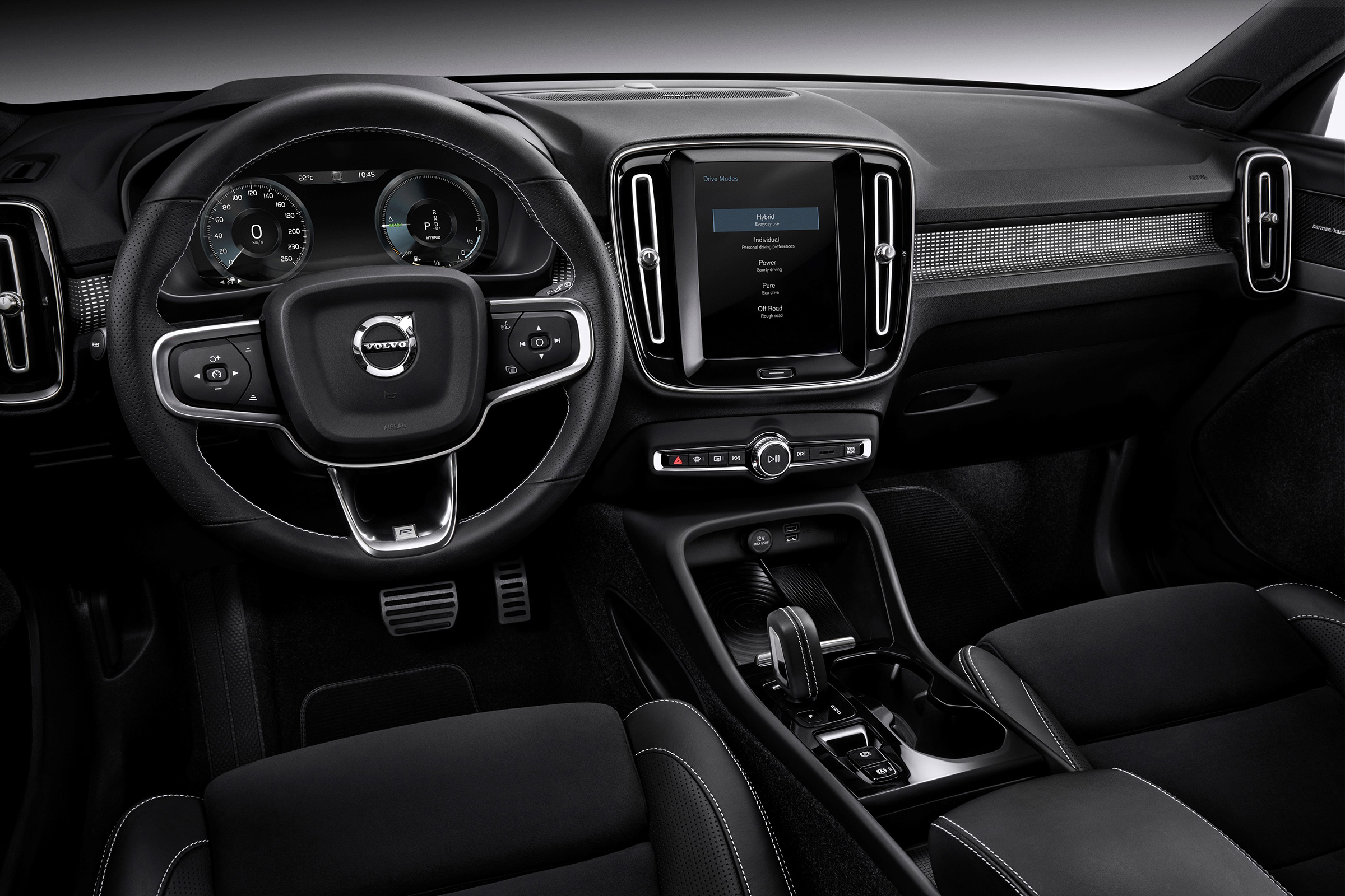 Volvo XC40 T5 plug-in hybrid - interior