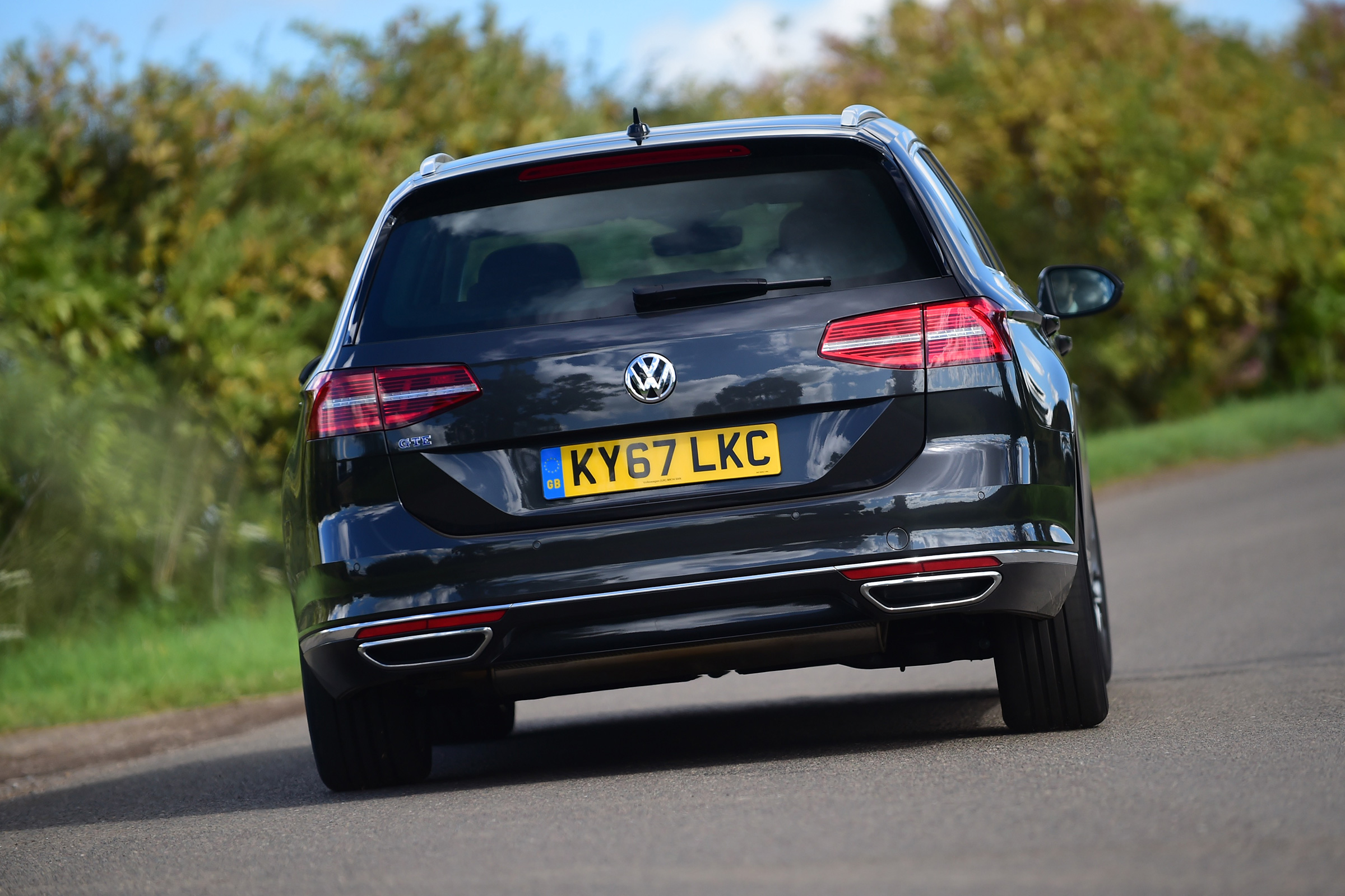 Volkswagen Passat GTE - rear