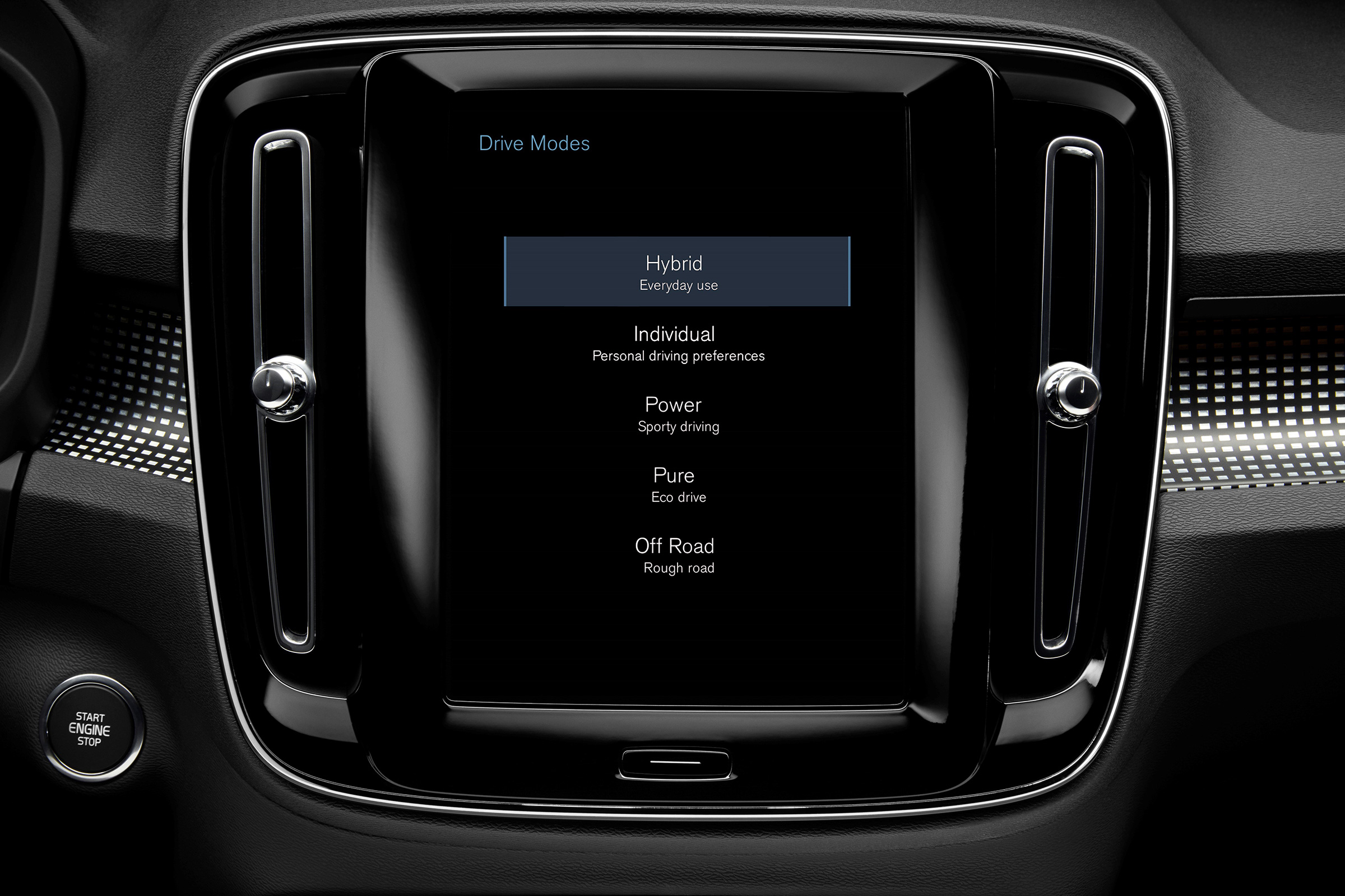 Volvo XC40 T5 plug-in hybrid - infotainment