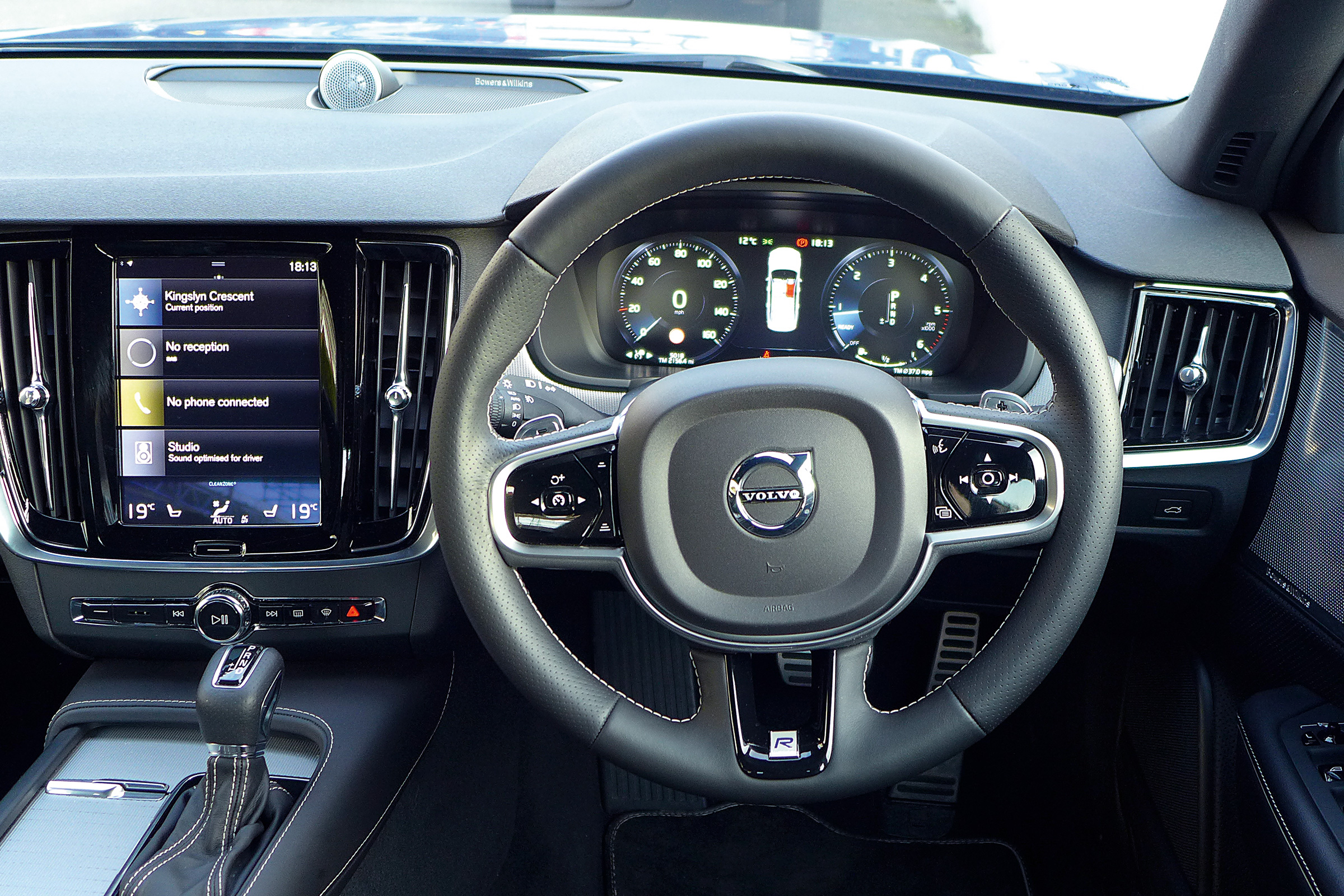 Volvo S90 long-termer - steering wheel