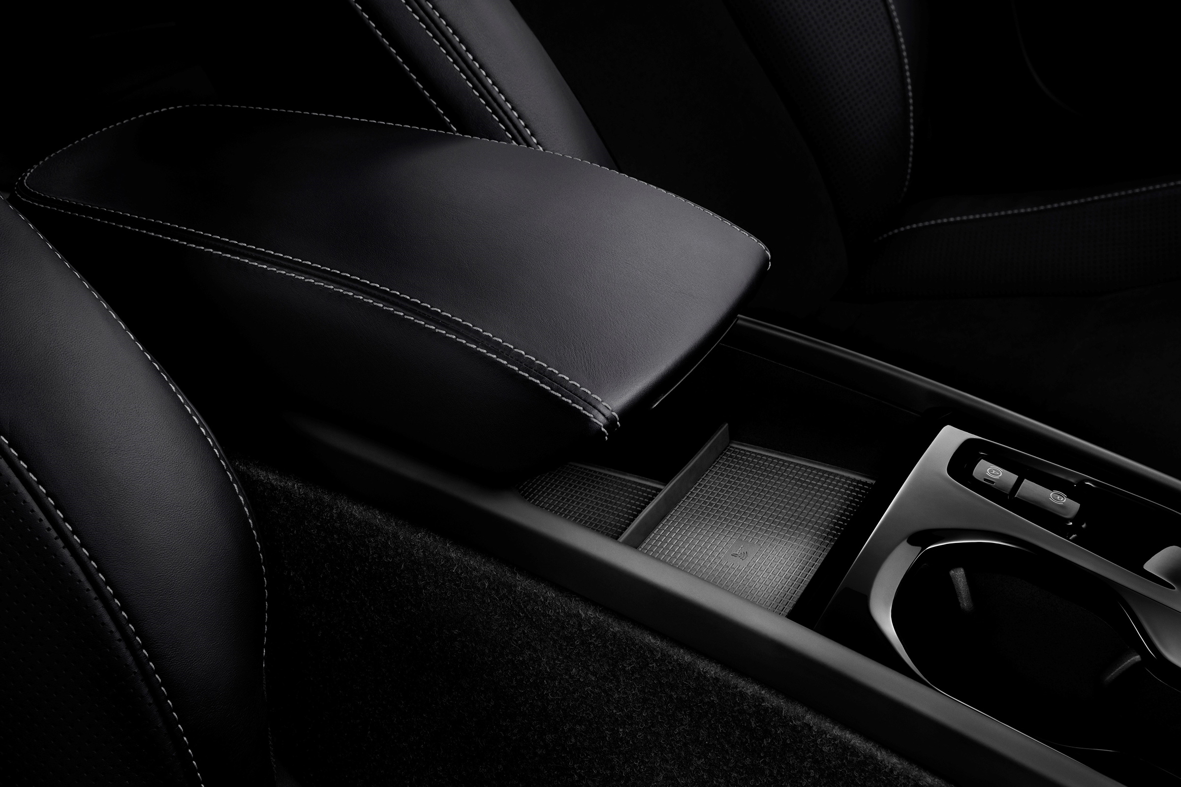 Volvo XC40 T5 plug-in hybrid - interior