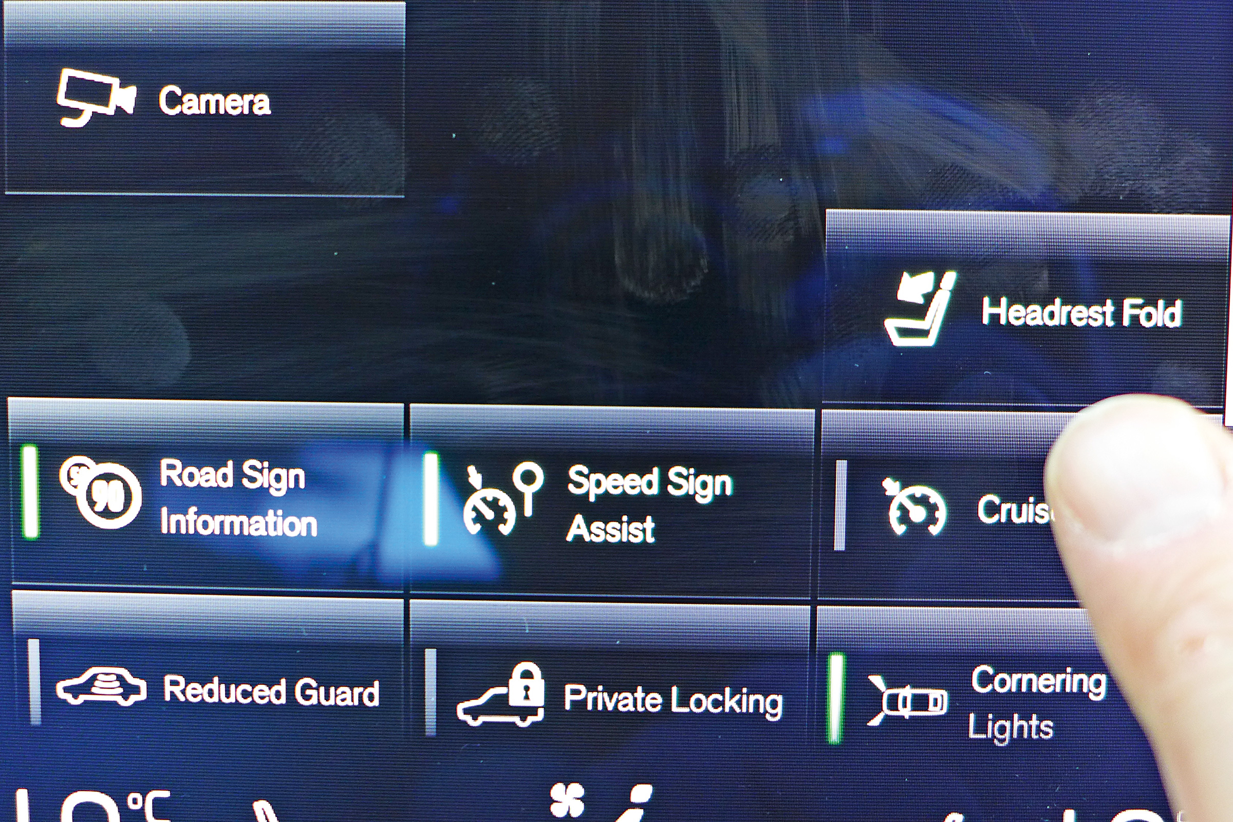 Volvo S90 long-termer - touchscreen