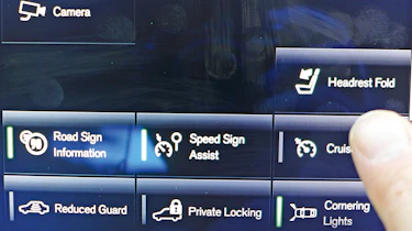 Volvo S90 long-termer - touchscreen
