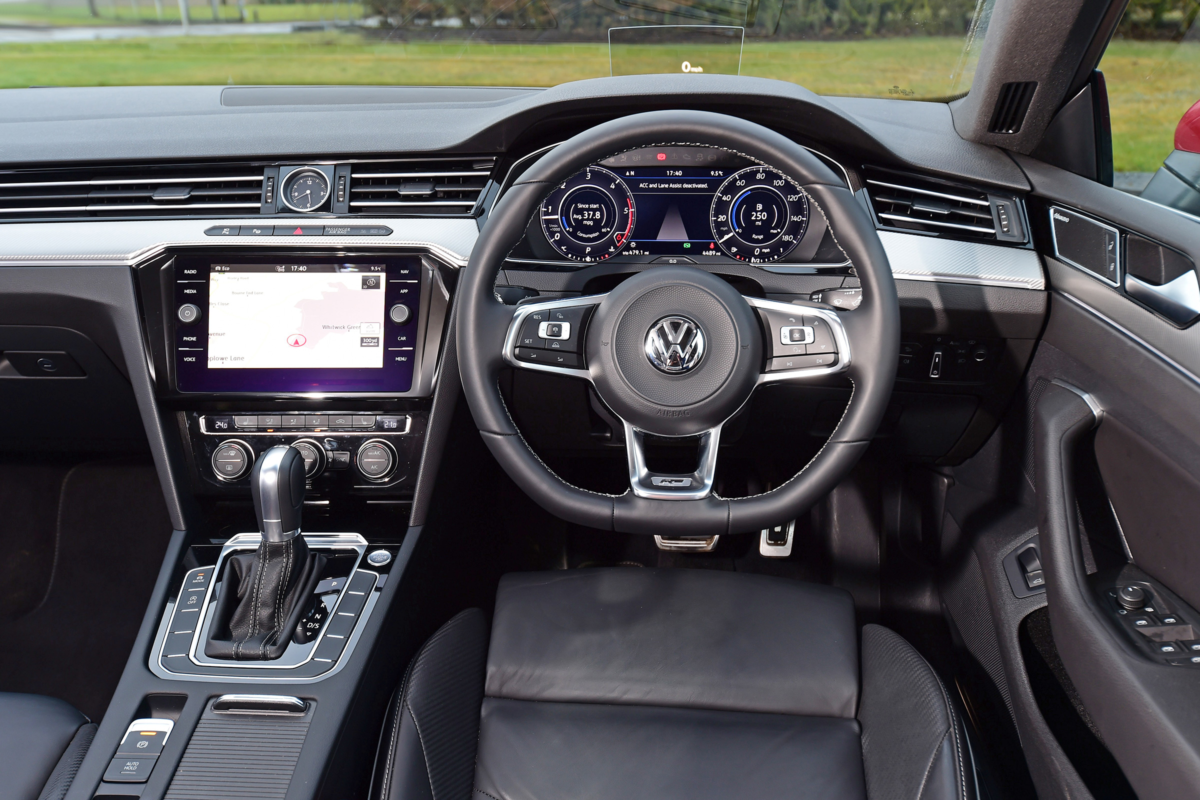 Volkswagen Arteon - steering wheel