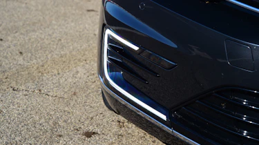 Volkswagen Passat GTE - headlight