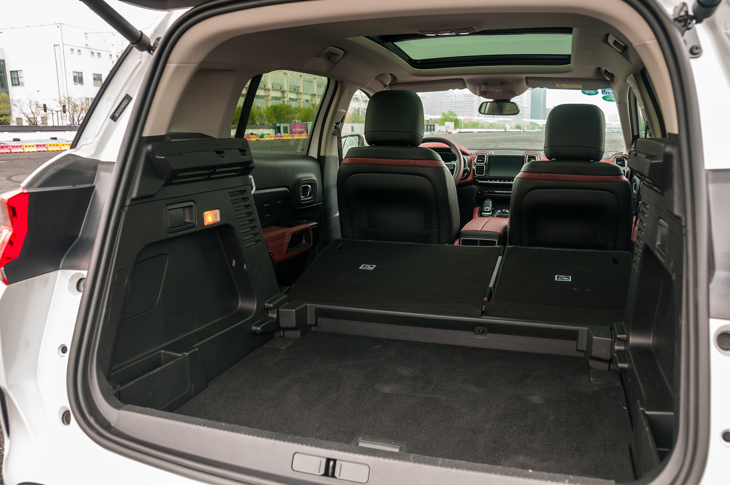 Citroen C5 Aircross - boot seats down