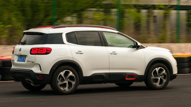 Citroen C5 Aircross - action