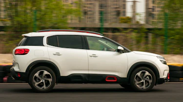 Citroen C5 Aircross - side action