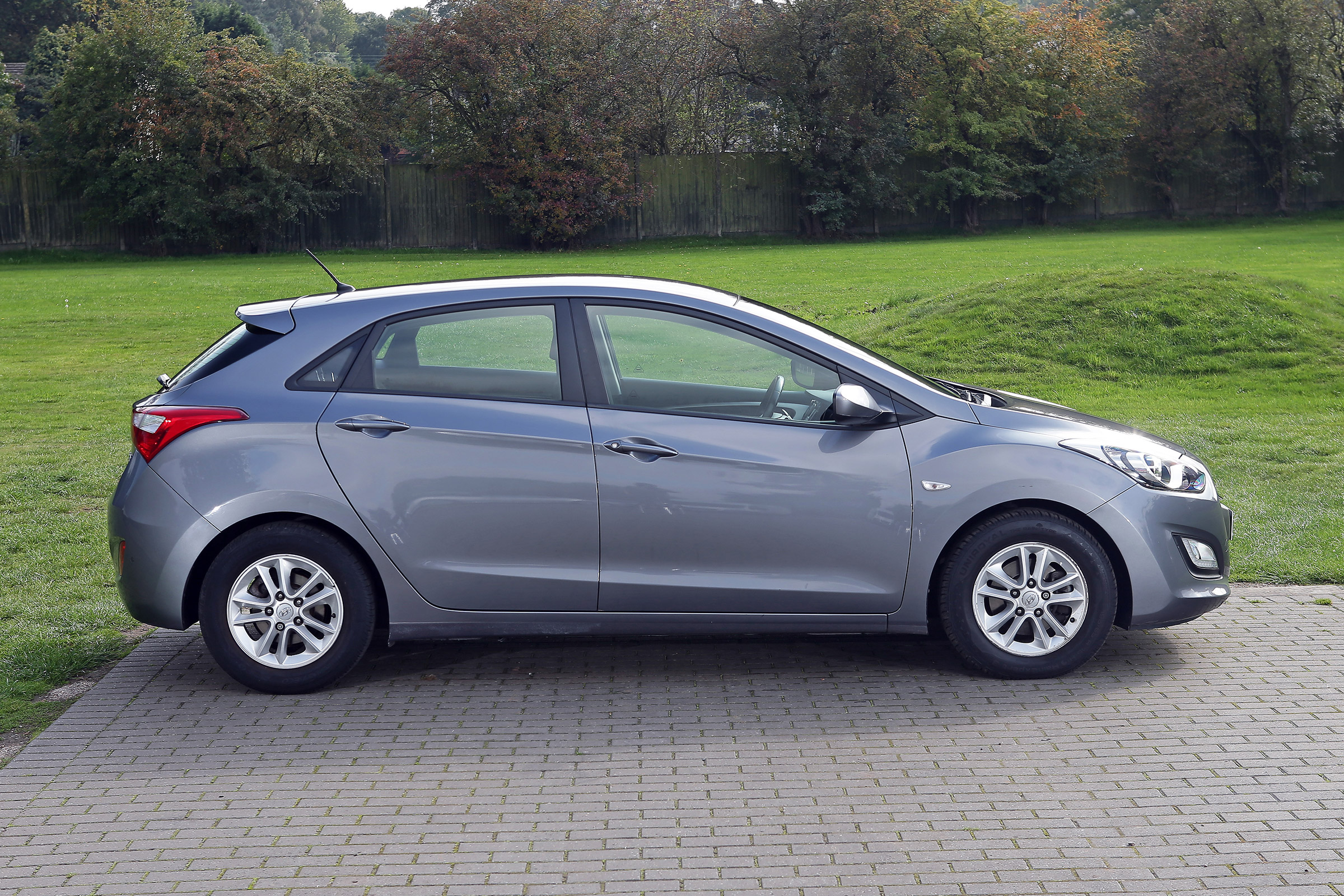 Used Hyundai i30 - side