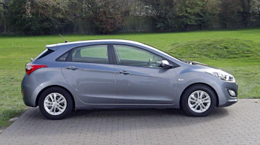 Used Hyundai i30 - side