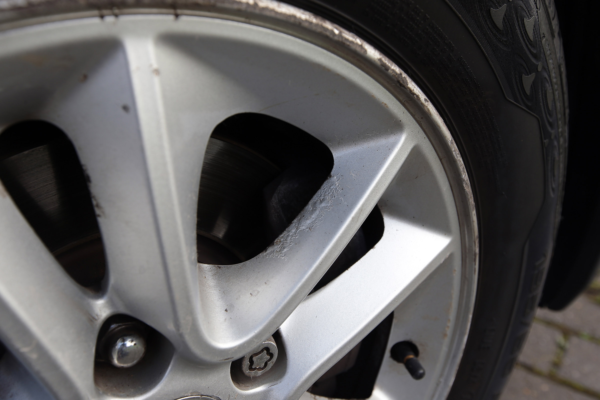 Used Hyundai i30 - wheel damage