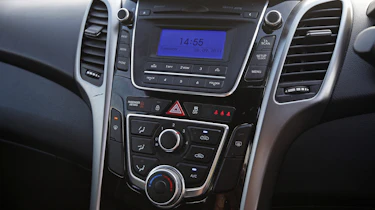Used Hyundai i30 - centre console