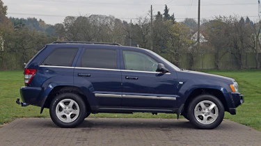 Used Jeep Grand Cherokee - side