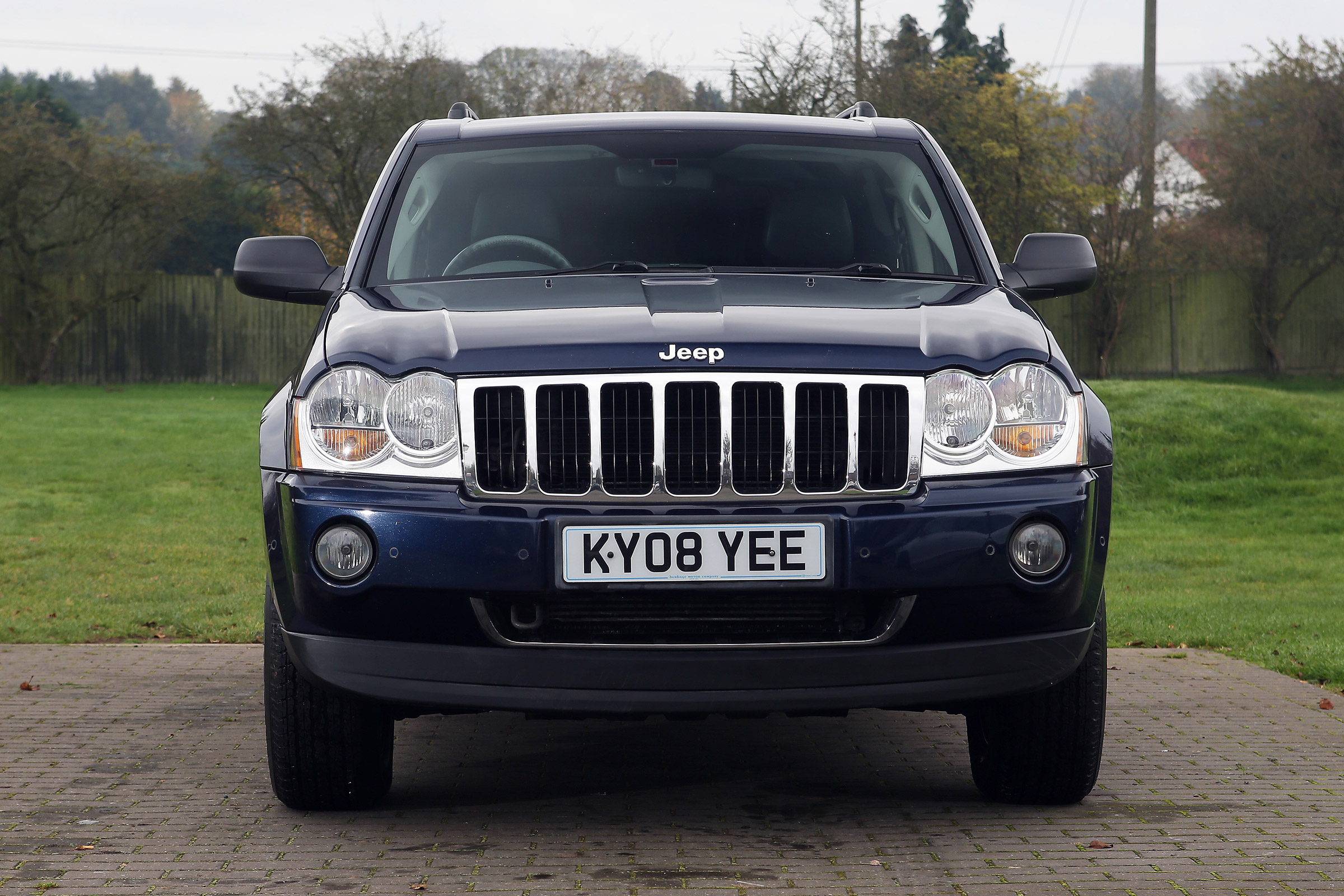Used Jeep Grand Cherokee - full front